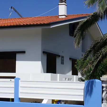 Bed & Breakfast Gaulos 2*